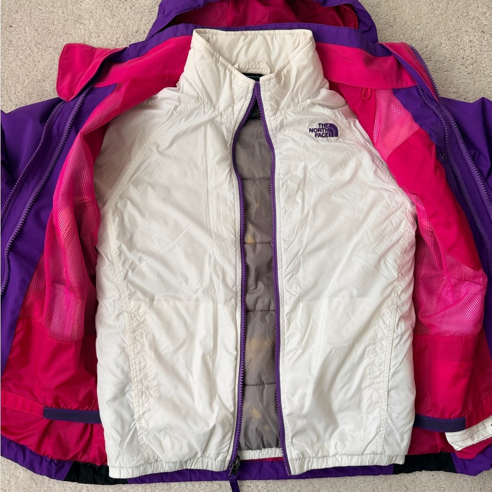 The North Face Hyvent 2 Piece Hooded Jacket - Picture 8 of 16
